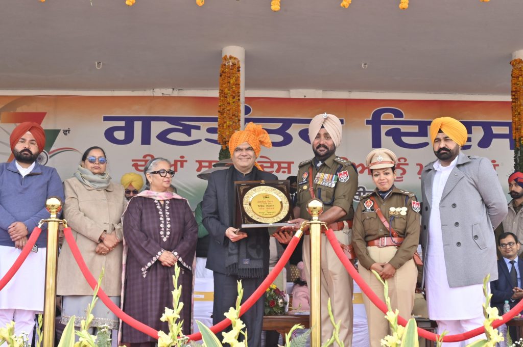 ਕੈਬਨਿਟ ਮੰਤਰੀ ਸੰਜੀਵ ਅਰੋੜਾ ਨੇ ਫ਼ਰੀਦਕੋਟ ਵਿੱਚ 77ਵੇਂ ਗਣਤੰਤਰ ਦਿਵਸ ਮੌਕੇ ਲਹਿਰਾਇਆ ‘ਝੰਡਾ’