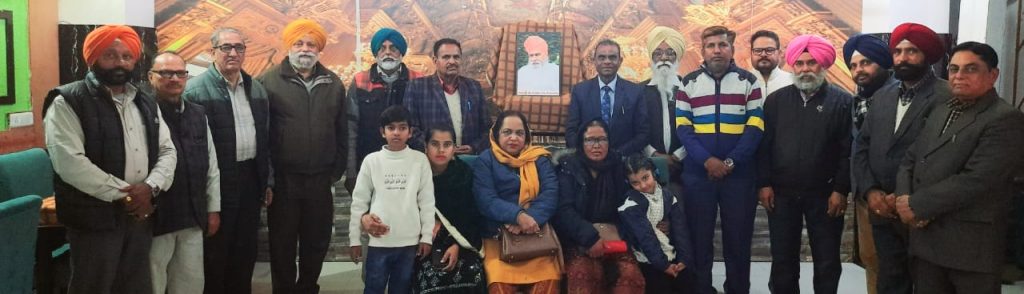 ਸਤਿਗੁਰੂ ਸੰਤ ਨਿਰੰਜਨ ਦਾਸ ਜੀ ਸਾਡੇ ਸਾਰਿਆਂ ਦੇ ਆਦਰਸ਼ ਹਨ : ਢੋਸੀਵਾਲ