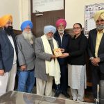 ਸਾਹਿਤ ਤੇ ਹੋਮਿਓਪੈਥੀ ਦੇ ਸੁਮੇਲ ਡਾ. ਸੁਰਿੰਦਰ ਕਾਹਲੋਂ ਨਾਲ ਰੂ-ਬ-ਰੂ