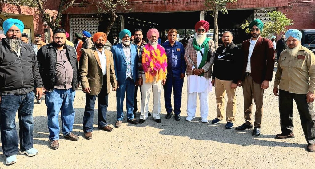 ਪੀ. ਆਰ .ਟੀ .ਸੀ ਕੰਟੈਕਟ ਵਰਕਰਜ਼ ਯੂਨੀਅਨ 25/11 ਵੱਲੋ ਇੰਸਪੈਕਟਰ ਸੁਖਦੇਵ ਸਿੰਘ ਦੀ ਵਿਦਾਇਗੀ ਪਾਰਟੀ ਤੇ ਖੂਬਸੂਰਤ ਸਮਾਗਮ ਉਲੀਕਿਆ ਗਿਆਂ।