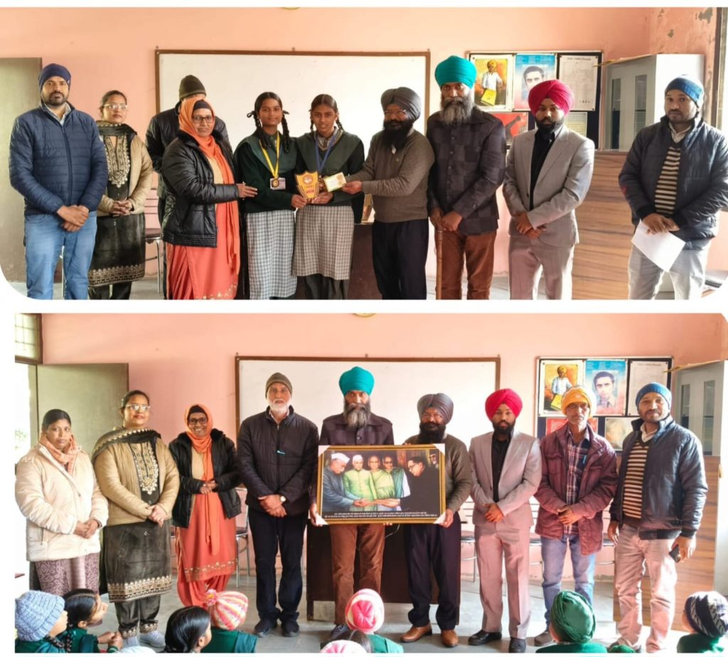 ਲੈਕ. ਹਾਕਮ ਸਿੰਘ ਵੱਲੋਂ ਸਰਕਾਰੀ ਹਾਈ ਸਕੂਲ ਔਲਖ ਦੇ ਹੋਣਹਾਰ ਵਿਦਿਆਰਥੀ ਸਨਮਾਨਿਤ