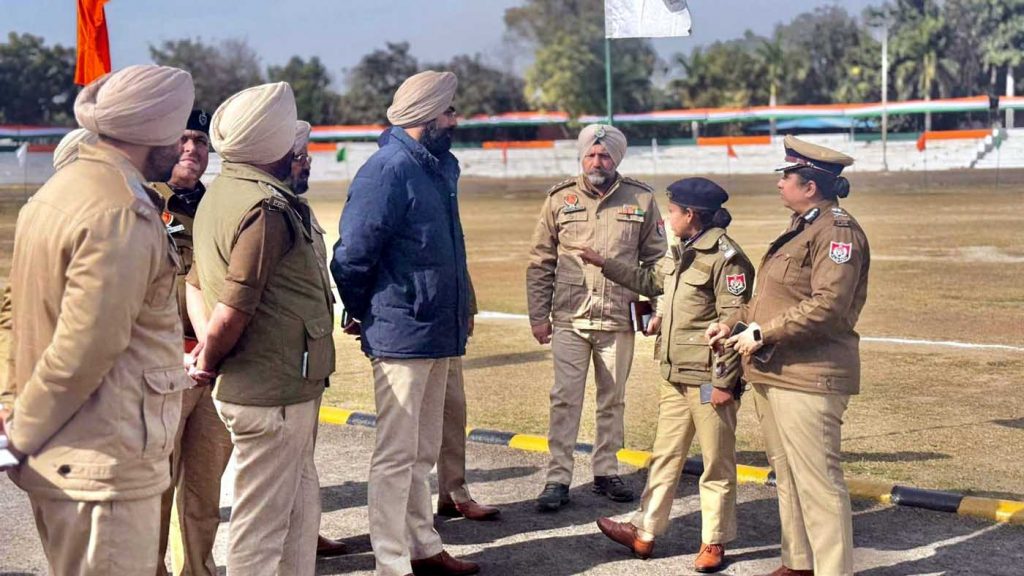 ਆਈ.ਜੀ. ਵੱਲੋਂ ਐਸ.ਐਸ.ਪੀ. ਨਾਲ ਗਣਤੰਤਰ ਦਿਵਸ-2026 ਦੇ ਮੱਦੇਨਜ਼ਰ ਸੁਰੱਖਿਆ ਪ੍ਰਬੰਧਾਂ ਦਾ ਜਾਇਜ਼ਾ