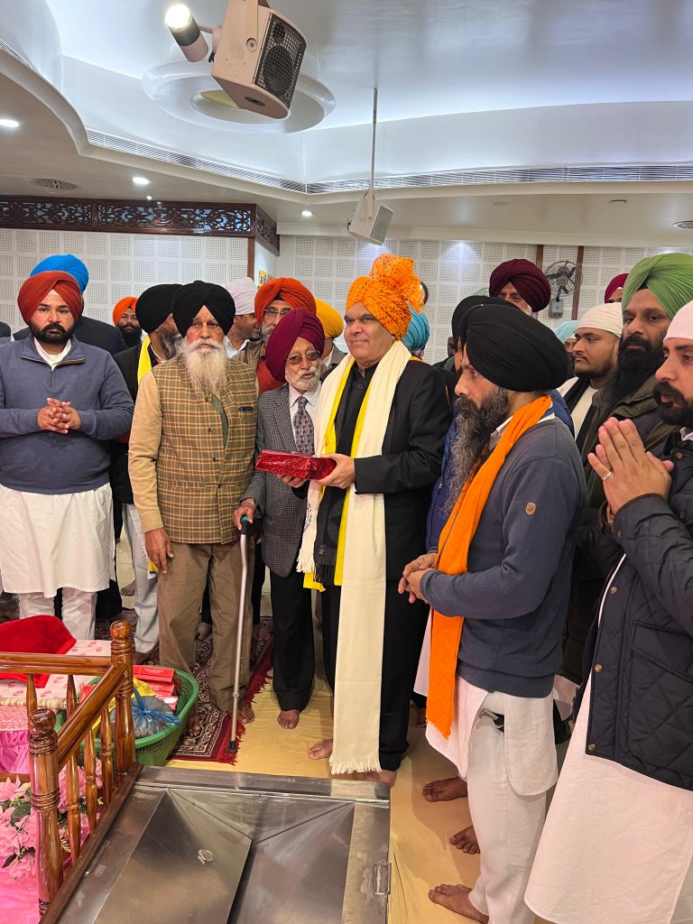 ਕੈਬਨਿਟ ਮੰਤਰੀ ਸੰਜੀਵ ਅਰੋੜਾ ਟਿੱਲਾ ਬਾਬਾ ਫ਼ਰੀਦ ਜੀ ਵਿਖੇ ਨਤਮਸਤਕ