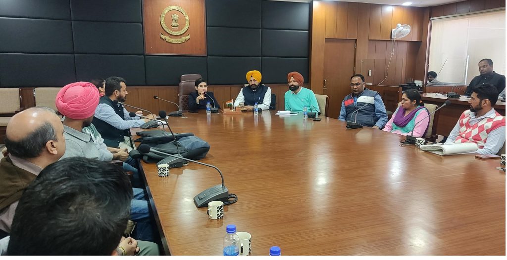 ਮੁੱਖ ਮੰਤਰੀ ਸਿਹਤ ਯੋਜਨਾ ਦੇ ਕਾਰਡ ਬਣਾਉਣ ਲਈ ਜ਼ਿਲ੍ਹੇ ਵਿੱਚ 57 ਥਾਵਾਂ ਤੇ ਵਿਸ਼ੇਸ਼ ਕੈਂਪ ਜਾਰੀ : ਵਧੀਕ ਡਿਪਟੀ ਕਮਿਸ਼ਨਰ