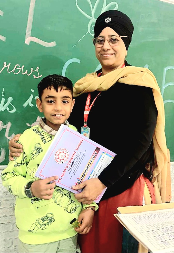 ਮਾਧੇਸ਼ ਢੋਸੀਵਾਲ ਨੇ ਕਲਾਸ ’ਚ ਪਹਿਲਾ ਸਥਾਨ ਪ੍ਰਾਪਤ ਕੀਤਾ