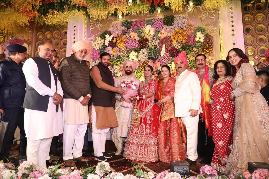ਹਰਿਆਣਾ ਦੇ ਮੁੱਖ ਮੰਤਰੀ ਨੇ ਚੇਅਰਪਰਸਨ ਰਕਸ਼ੰਦਾ ਸ਼ਰਮਾ ਦੇ ਭਰਾ ਦੇ ਵਿਆਹ ਸਮਾਗਮ ’ਚ ਕੀਤੀ ਸ਼ਿਰਕਤ