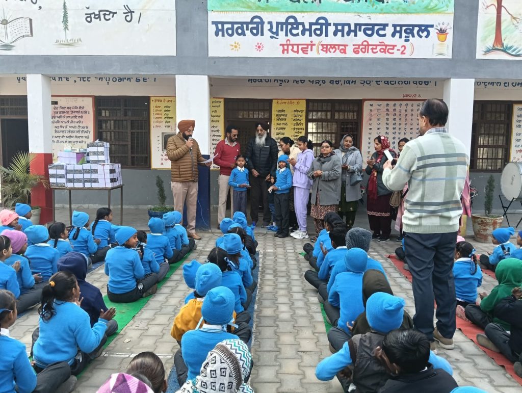 ਭੁੱਲਰ ਪਰਿਵਾਰ ਵੱਲੋਂ ਸਰਕਾਰੀ ਪ੍ਰਾਇਮਰੀ ਸਕੂਲ ਸੰਧਵਾਂ ਨੂੰ 35000/- ਦਿੱਤਾ ਦਾਨ