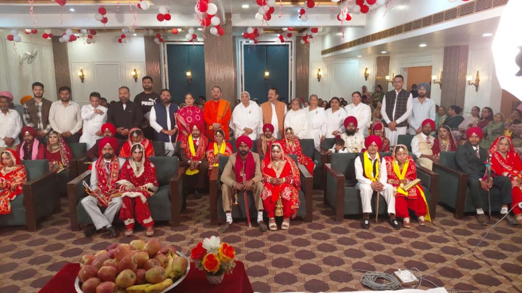 ਸਮਾਜਸੇਵੀ ਅਰਸ਼ ਸੱਚਰ ਦਾ ਨਿਵੇਕਲਾ ਉਪਰਾਲਾ, 11 ਲੋੜਵੰਦ ਲੜਕੀਆਂ ਦੇ ਕਰਵਾਏ ਵਿਆਹ