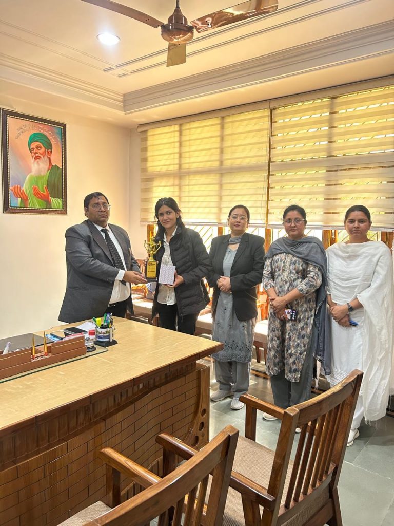 ਬਾਬਾ ਫਰੀਦ ਲਾਅ ਕਾਲਜ ਦੀ ਵਿਦਿਆਰਥਣ ਲਾਅ ਫੈਸਟ ’ਚ ਅੱਵਲ