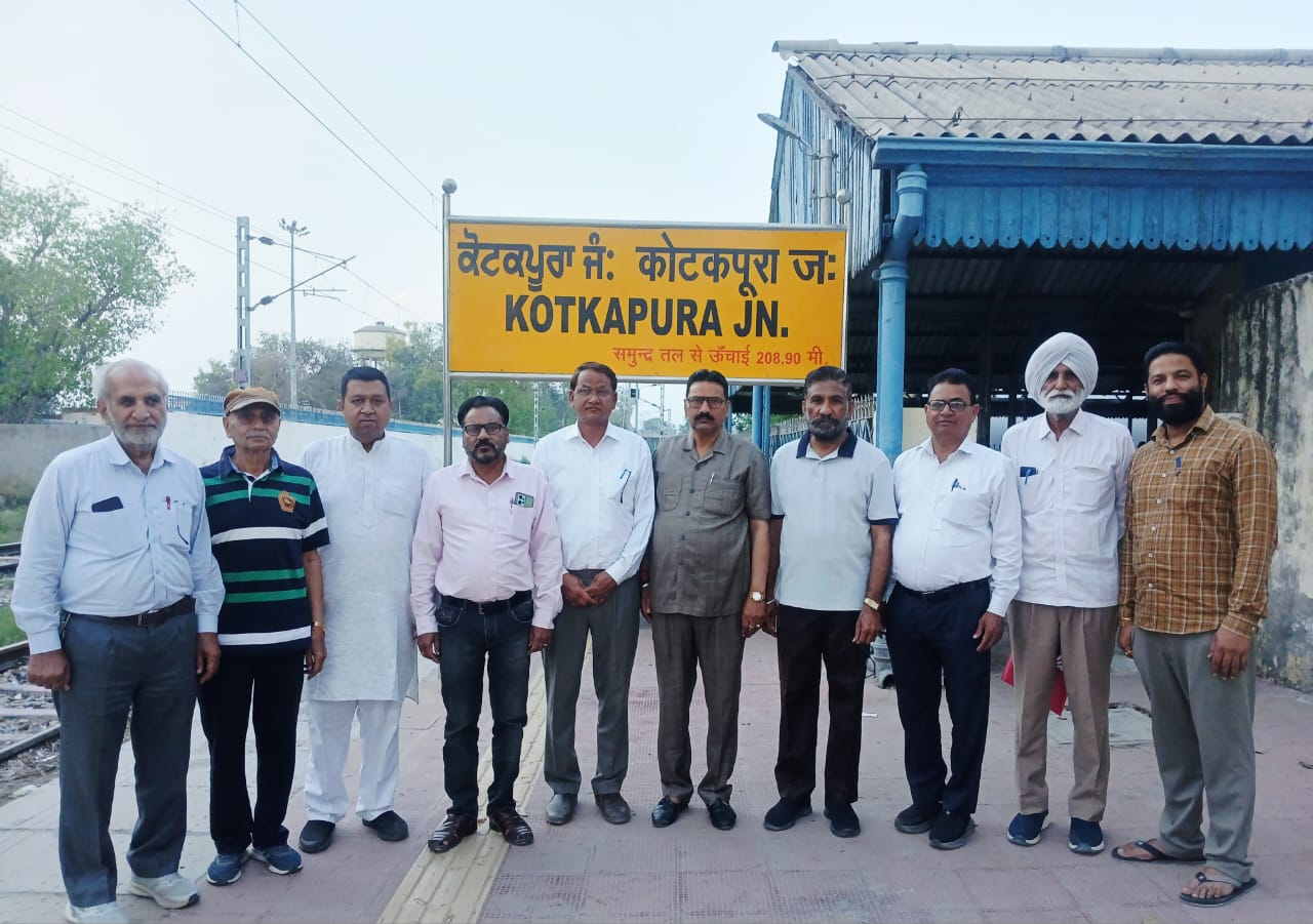 ਰੇਲਵੇ ਸੰਘਰਸ਼ ਸੰਮਤੀ ਦੇ ਆਗੂਆਂ ਵੱਲੋਂ ਰੇਲਵੇ ਸਟੇਸ਼ਨ ’ਤੇ ਅਧੂਰੇ ਪਏ ਕੰਮ ਪੂਰੇ ਕਰਨ ਦੀ ਮੰਗ