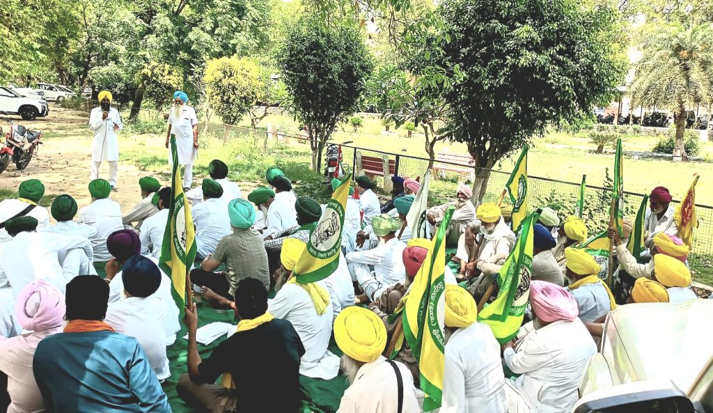 ਪੰਜਾਬ ਦੀਆਂ ਮੰਡੀਆਂ ਵਿੱਚ ਕਣਕ ਦੀ ਖਰੀਦ ਸ਼ੁਰੂ ਨਾ ਕਰਨ ਦਾ ਸੰਯੁਕਤ ਕਿਸਾਨ ਮੋਰਚੇ ਨੇ ਲਿਆ ਸਖਤ ਨੋਟਿਸ। 