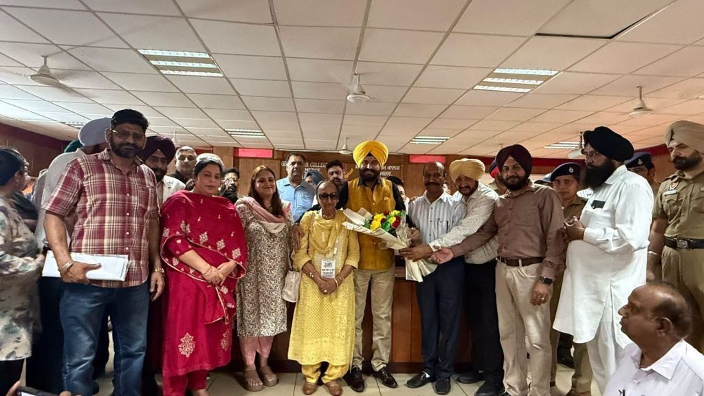 ਪੰਜਾਬ ਦੇ ਲੋਕ ਆਪਣੇ ਮਨੁੱਖੀ ਅਧਿਕਾਰਾਂ ਪ੍ਰਤੀ ਜਾਗਰੂਕ ਹੋਏ, 30-35 ਤੋਂ ਵੱਧਕੇ 400 ਤੋਂ ਜ਼ਿਆਦਾ ਸ਼ਿਕਾਇਤਾਂ ਰੋਜ਼ਾਨਾ ਆਉਣ ਲੱਗੀਆਂ-ਪਦਮ ਸ਼੍ਰੀ ਜਤਿੰਦਰ ਸਿੰਘ ਸ਼ੰਟੀ