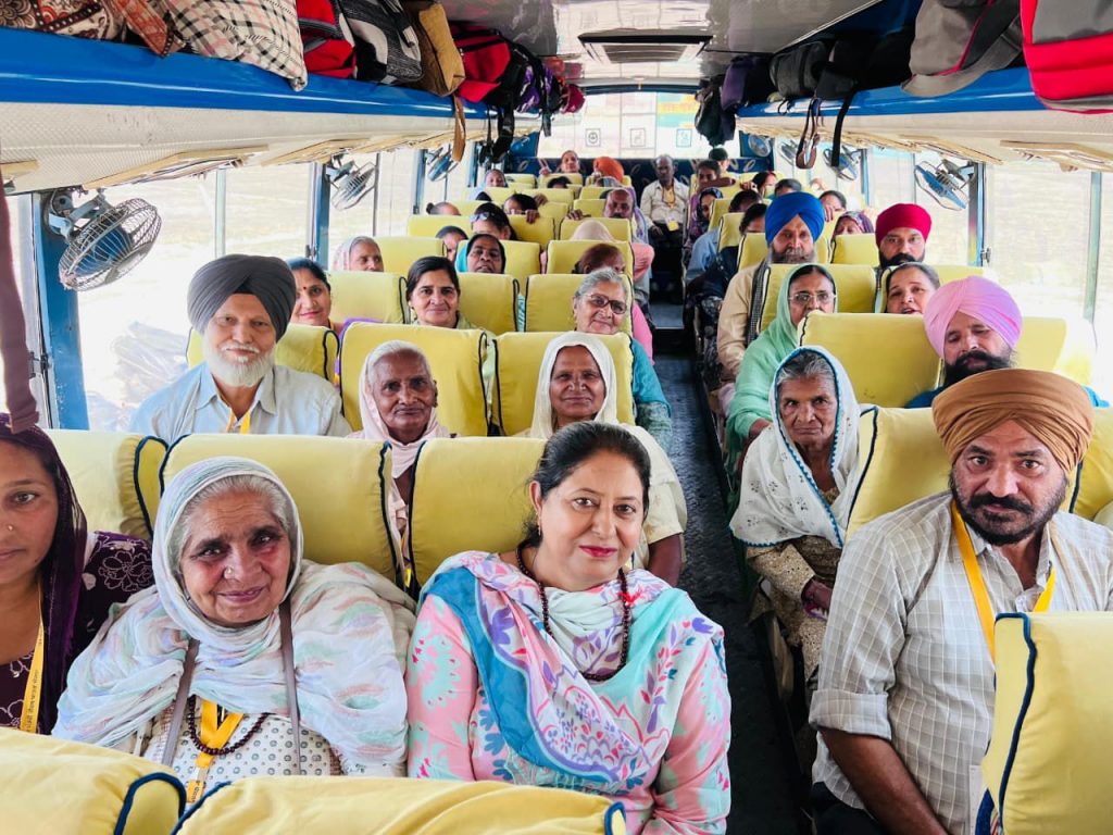 ਹਲਕਾ ਦੱਖਣੀ ਦੇ ਵਸਨੀਕਾਂ ਵੱਲੋਂ ਤੀਰਥ ਯਾਤਰਾ ਯੋਜਨਾ ਦਾ ਲਿਆ ਜਾ ਰਿਹਾ ਭਰਪੂਰ ਲਾਭ*