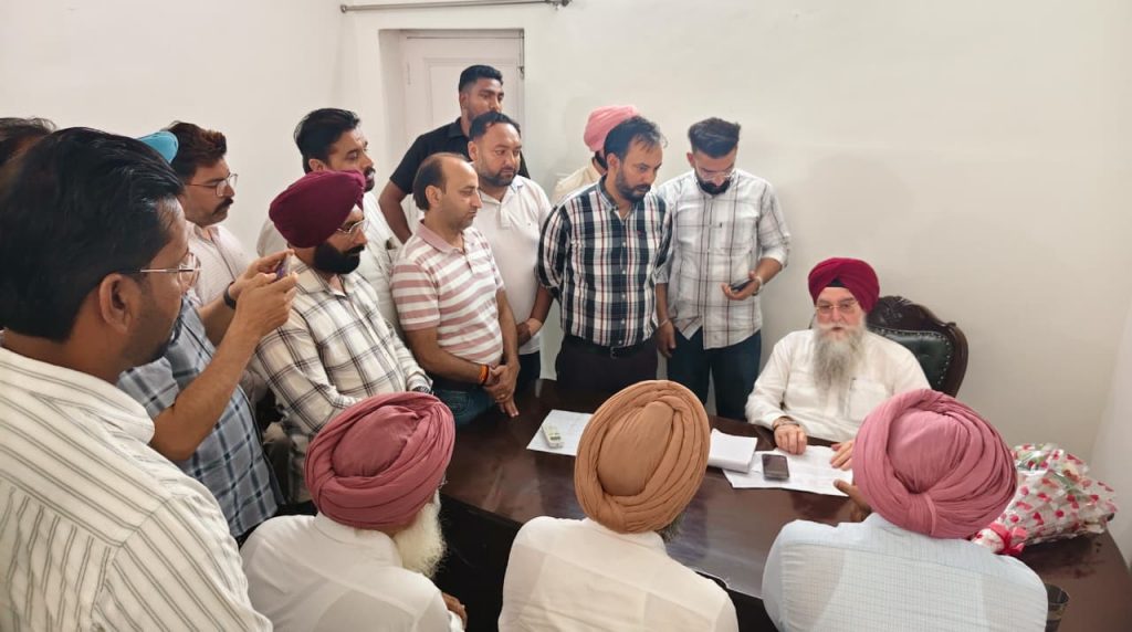 ਸਪੀਕਰ ਸੰਧਵਾਂ ਨੇ ਲੋਕ ਮਿਲਣੀ ਦੌਰਾਨ ਲੋਕਾਂ ਦੀਆਂ ਸੁਣੀਆਂ ਮੁਸ਼ਕਿਲਾਂ