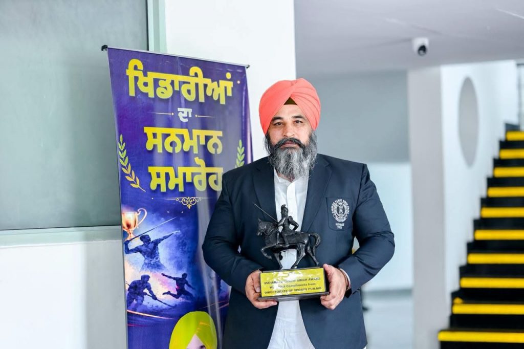 ਉਘੇ ਕਬੱਡੀ ਖਿਡਾਰੀ ਤੇ ਵਿਧਾਇਕ ਗੁਰਲਾਲ ਘਨੌਰ ਦਾ ਮੁੱਖ ਮੰਤਰੀ ਭਗਵੰਤ ਸਿੰਘ ਮਾਨ ਵੱਲੋਂ ਰਾਜ ਦੇ ਸਰਵਉੱਚ ਖੇਡ ਪੁਰਸਕਾਰ ‘ਮਹਾਰਾਜਾ ਰਣਜੀਤ ਸਿੰਘ ਐਵਾਰਡ’ ਨਾਲ ਸਨਮਾਨ