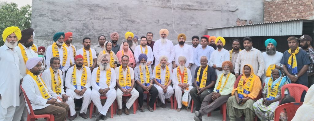 ਸ੍ਰੋਮਣੀ ਅਕਾਲੀ ਦਲ (ਬਾਦਲ) ਦਾ ਪੱਲਾ ਛੱਡ, “ਆਮ ਆਦਮੀ ਪਾਰਟੀ” ‘ਚ ਭਾਰੀ ਸਮਰੱਥਕਾਂ ਨਾਲ ਹੋਏ ਸਾਮਿਲ “ਚੰਨਾਂ ਸੰਧੂ”