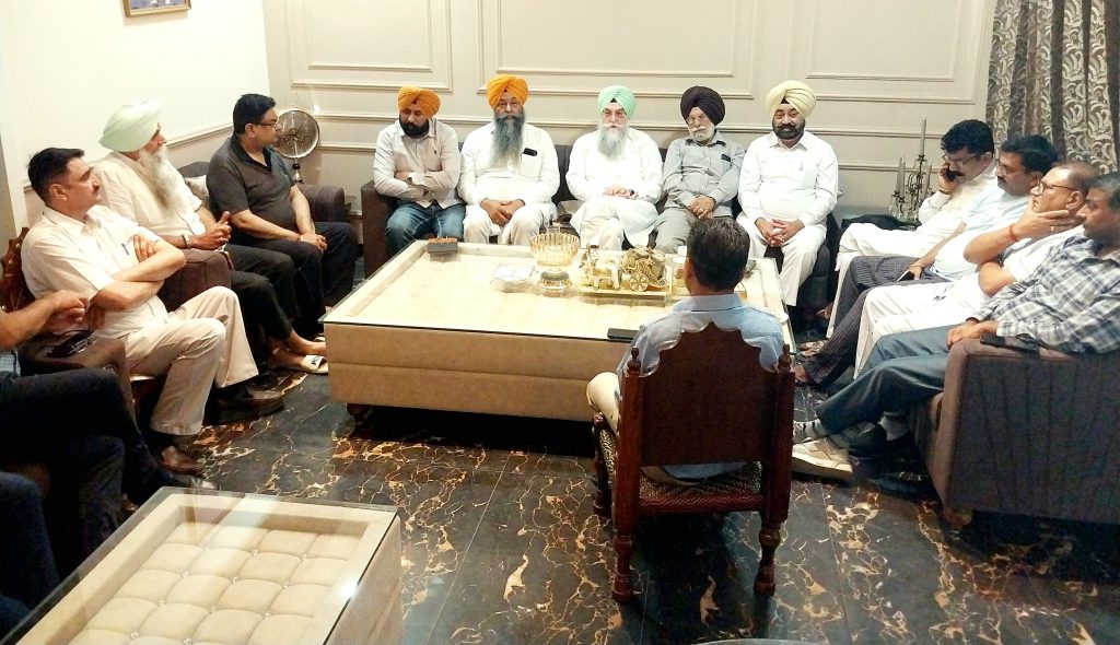 ਹਲਕਾ ਕੋਟਕਪੂਰਾ ਦੀਆਂ ਮੰਡੀਆਂ ਦੇ ਪ੍ਰਬੰਧਾਂ ਸਬੰਧੀ ਸਪੀਕਰ ਸੰਧਵਾਂ ਵੱਲੋਂ ਮੀਟਿੰਗ