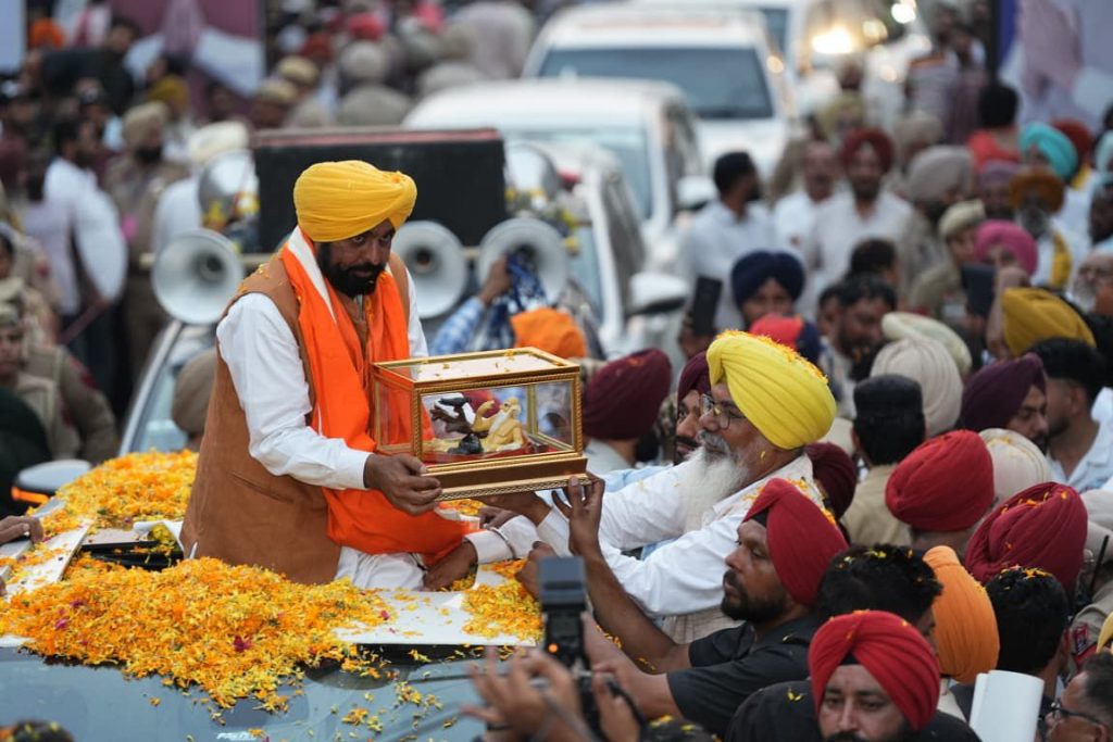 ਫਰੀਦਕੋਟ, ਕੋਟਕਪੂਰਾ ਵਿੱਚ ਬੇਅਦਬੀ ਵਿਰੁੱਧ ਸਖ਼ਤ ਕਾਰਵਾਈ ਲਈ ਹੋਇਆ ਭਾਰੀ ਇਕੱਠ