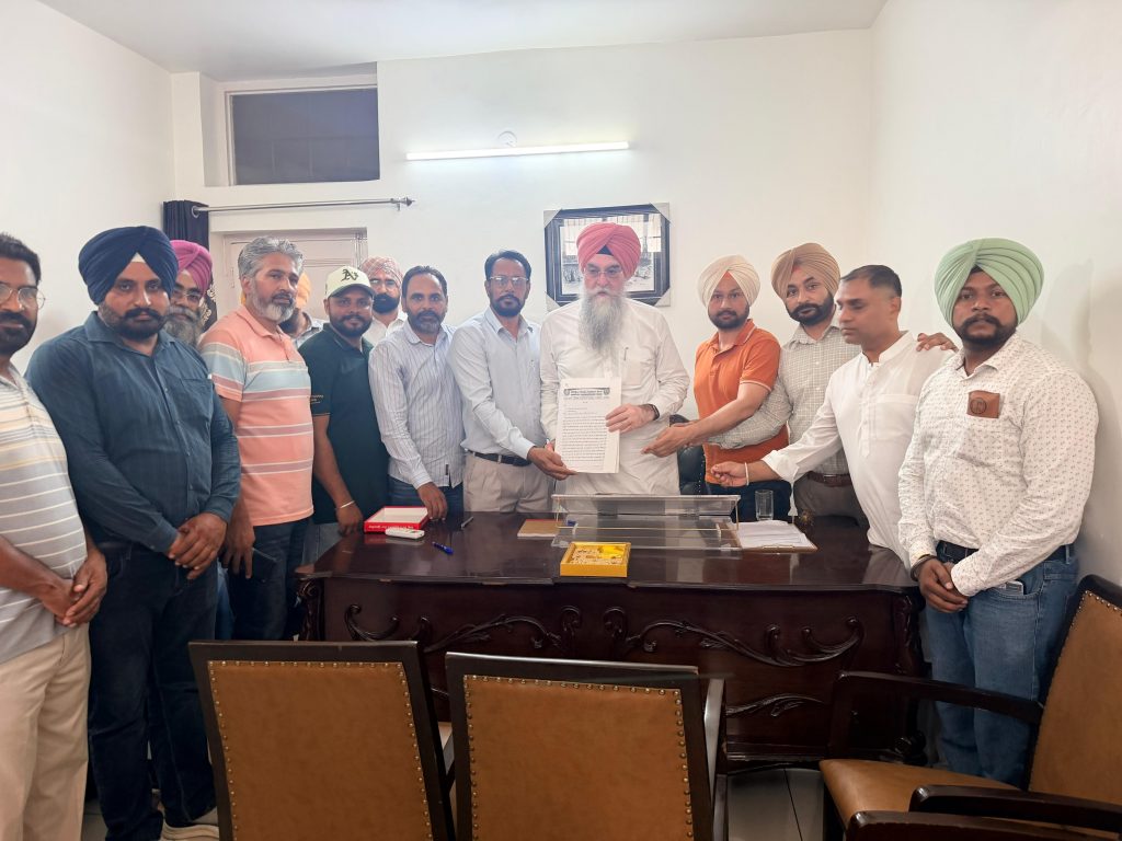 ਕੰਪਿਊਟਰ ਟੀਚਰਜ ਯੂਨੀਅਨ ਦੇ ਵਫਦ ਨੇ ਸਪੀਕਰ ਸੰਧਵਾਂ ਨੂੰ ਮੰਗ ਪੱਤਰ ਸੌਂਪਿਆ