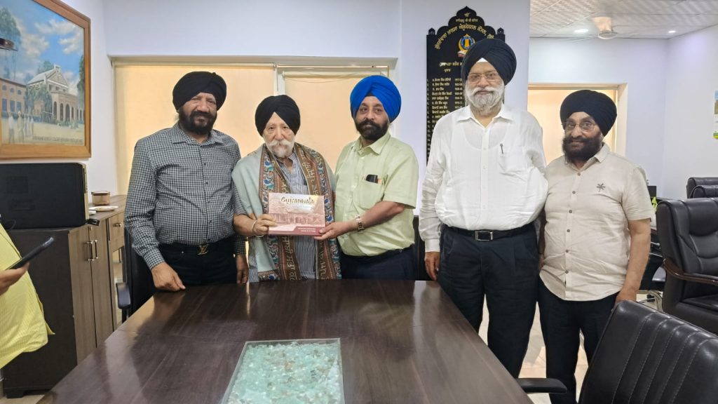 ਡਾ. ਦਲਬੀਰ ਸਿੰਘ ਕਥੂਰੀਆ ਚੇਅਰਮੈਨ ਵਿਸ਼ਵ ਪੰਜਾਬੀ ਸਭਾ ਕੈਨੇਡਾ ਨੇ “ਗੁਜਰਾਂਵਾਲਾ ਦਾ ਫਾਉਂਡਿੰਗ ਲੈਂਡ ਆਫ ਗੁਜਰਾਂਵਾਲਾ ਖ਼ਾਲਸਾ ਐਜੂਕੇਸ਼ਨਲ ਕੌਂਸਲ” ਪੁਸਤਕ ਦਾ ਪੰਜਾਬੀ ਅਨੁਵਾਦ ਸ਼ਾਹਮੁਖੀ ਅਤੇ ਗੁਰਮੁਖੀ ਲਿਪੀ ਵਿੱਚ ਪ੍ਰਕਾਸ਼ਿਤ ਕਰਨ ਦੀ ਜਿੰਮੇਵਾਰੀ ਦਾ ਐਲਾਨ ਕੀਤਾ।