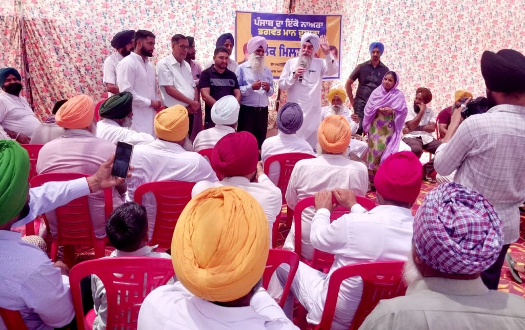 ਸਪੀਕਰ ਸੰਧਵਾਂ ਨੇ ਪਿੰਡ ਭਾਣਾ, ਮੋਰਾਂਵਾਲੀ ਅਤੇ ਮਿਸ਼ਰੀਵਾਲਾ ਵਿਖੇ ਲੋਕ ਮਿਲਣੀ ਕਰਕੇ ਲੋਕਾਂ ਦੀਆਂ ਸਮੱਸਿਆਵਾਂ ਸੁਣੀਆਂ