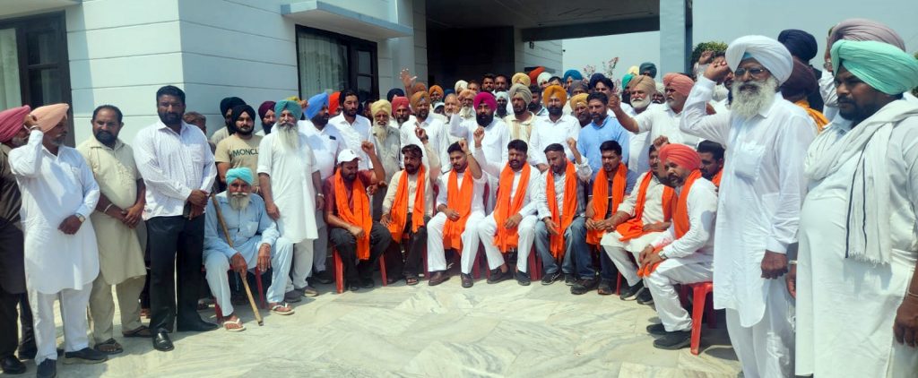 ਜੈਨਕੋ ਪੰਜਾਬ ਦੇ ਸਾਬਕਾ ਚੇਅਰਮੈਨ ਧਨੀ ਵਿਰਕ ਵੱਲੋਂ ਪਿੰਡ ਚਹਿਲ ਵਿਖੇ ਵਰਕਰ ਮਿਲਣੀ