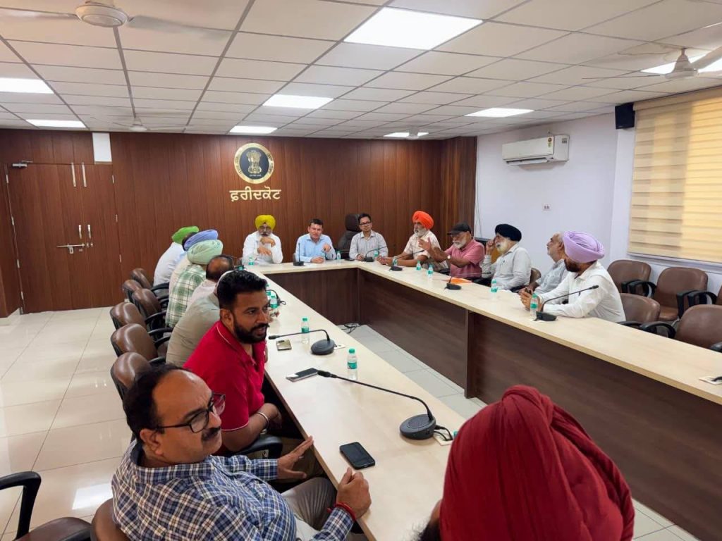 ਨਗਰ ਕੌਂਸਲ ਕਰਮਚਾਰੀਆਂ ਦੀ ਹੜਤਾਲ ਸਬੰਧੀ ਡਿਪਟੀ ਕਮਿਸ਼ਨਰ ਨਾਲ ਅਹਿਮ ਮੀਟਿੰਗ