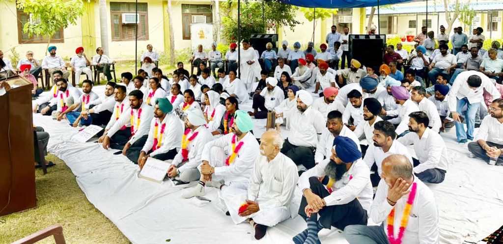 ਐਲ.ਏ.ਡੀ.ਸੀ. ਸਿਸਟਮ ਖ਼ਿਲਾਫ਼ ਵਕੀਲਾਂ ਦਾ ਸੰਘਰਸ਼ 15ਵੇਂ ਦਿਨ ਵਿੱਚ ਦਾਖ਼ਲ