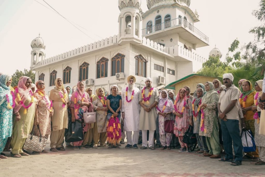 ਸਪੀਕਰ ਸੰਧਵਾਂ ਨੇ ਪਿੰਡ ਖਾਰਾ ਤੋਂ ਧਾਰਮਿਕ ਯਾਤਰਾ ਲਈ ਬੱਸ ਨੂੰ ਹਰੀ ਝੰਡੀ ਦੇ ਕੇ ਰਵਾਨਾ ਕੀਤਾ