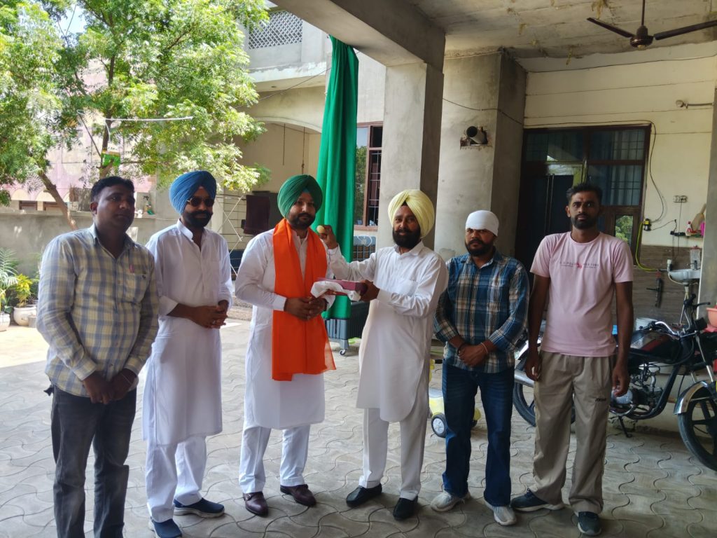 ਸੁਖਜੀਤ ਢਿੱਲਵਾਂ ਦੇ ‘ਪੇਡਾ’ ਦੇ ਵਾਇਸ ਚੇਅਰਮੈਨ ਬਣਨ ’ਤੇ ਡਾ. ਹਰਪਾਲ ਢਿੱਲਵਾਂ ਨੇ ਮੂੰਹ ਮਿੱਠਾ ਕਰਵਾ ਕੇ ਕੀਤਾ ਵਿਸ਼ੇਸ਼ ਸਨਮਾਨ