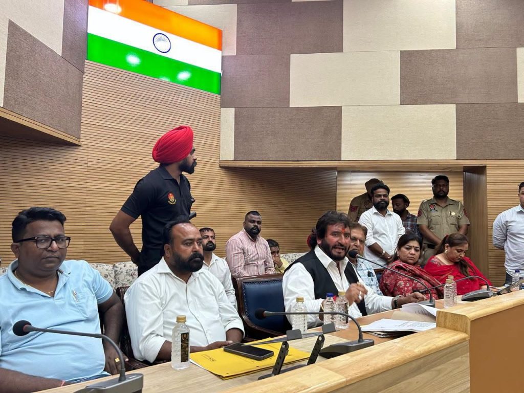 ਸਫਾਈ ਕਰਮਚਾਰੀਆਂ ਦੀ ਤਨਖਾਹ ਵਧਣ ’ਤੇ ਚੰਦਨ ਗਰੇਵਾਲ ਵੱਲੋਂ ਵਧਾਈ
