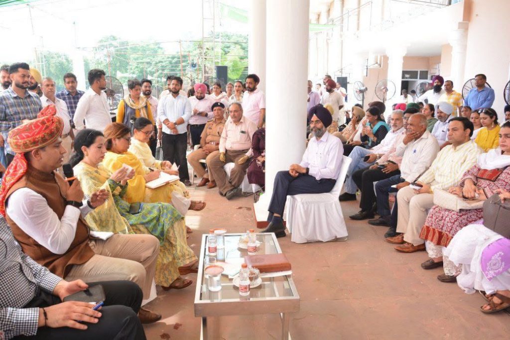 ਆਜ਼ਾਦੀ ਦਿਹਾੜੇ ਦੇ ਜ਼ਿਲ੍ਹਾ ਪੱਧਰੀ ਸਮਾਗਮ ਦੀ ਫੁੱਲ ਡਰੈਸ ਰਿਹਰਸਲ ਦਾ ਡਿਪਟੀ ਕਮਿਸ਼ਨਰ ਨੇ ਲਿਆ ਜਾਇਜ਼ਾ