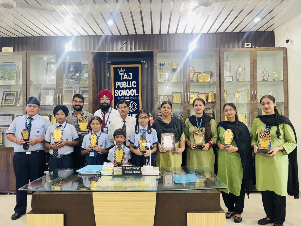 ਤਾਜ ਪਬਲਿਕ ਸਕੂਲ ਵੱਲੋਂ ‘ਹੈਪੀਨੈੱਸ ਵੈੱਲਫੇਅਰ ਸੁਸਾਇਟੀ’ ਨੂੰ ਵੱਡਾ ਸਮਾਜਿਕ ਯੋਗਦਾਨ, ਲੋੜਵੰਦਾਂ ਲਈ ਵਧਾਇਆ ਮੱਦਦ ਦਾ ਹੱਥ