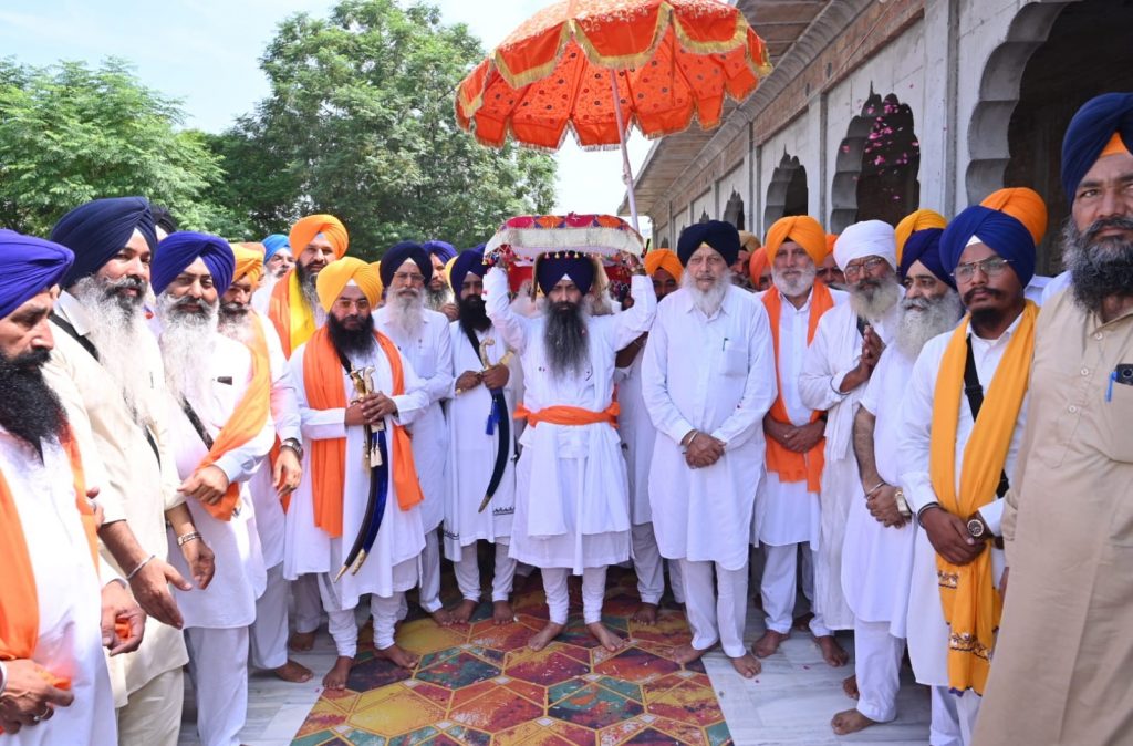 ਸੰਗਤਾਂ ਗੁਰੂ ਦੋਖੀ ਤੇ ਖਾਲਸਾ ਪੰਥ ਵਿਰੋਧੀ ਤਾਕਤਾਂ ਤੋਂ ਸੁਚੇਤ ਰਹਿਣ : ਗਿਆਨੀ ਕੁਲਦੀਪ ਸਿੰਘ ਗੜਗੱਜ