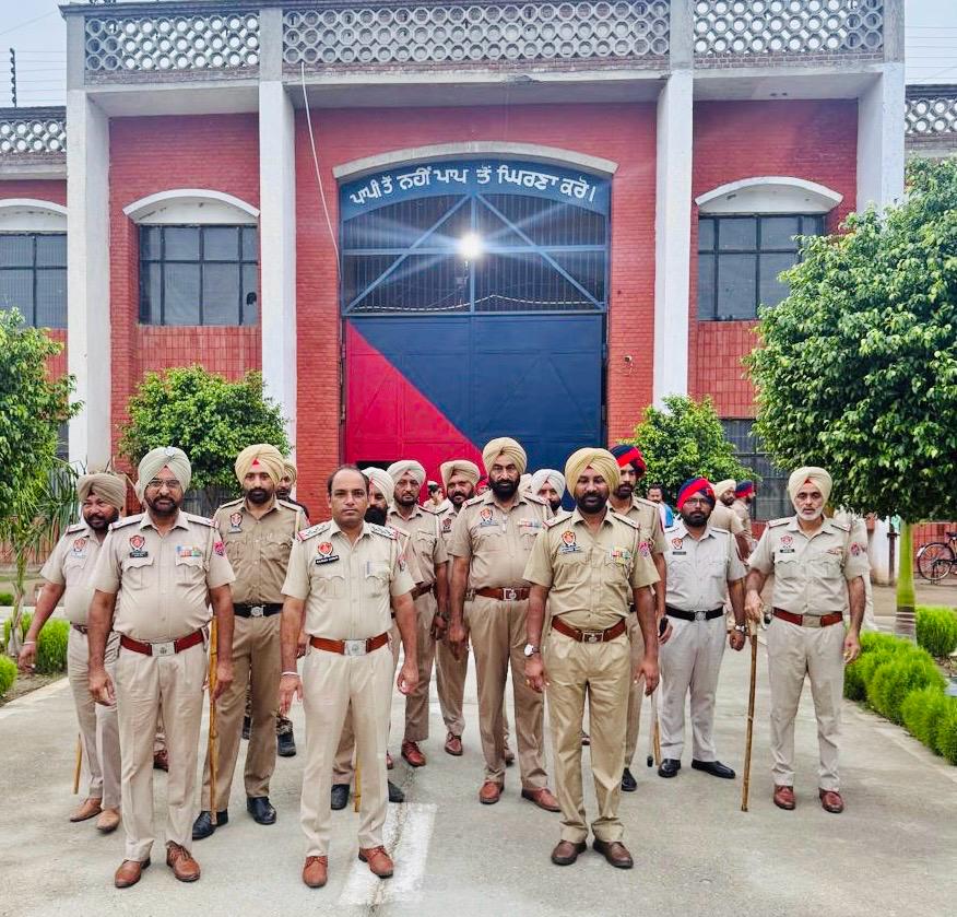 100 ਦੇ ਕਰੀਬ ਪੁਲਿਸ ਮੁਲਾਜ਼ਮਾਂ ਵੱਲੋਂ ਕੇਦਰੀ ਮਾਡਰਨ ਜ਼ੇਲ੍ਹ ਦੀ ਅਚਨਚੇਤ ਚੈਕਿੰਗ