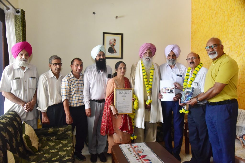 ਸਾਹਿਤ ਦੀ ਕਿਸੇ ਵੀ ਵੰਨਗੀ ਦਾ ਵਿਸ਼ਲੇਸ਼ਣ ਤੱਥਾਂ ਤੇ ਆਧਾਰਤ ਹੋਣਾ ਚਾਹੀਦਾ ਹੈ — ਡਾ. ਤੇਜਵੰਤ ਮਾਨ
