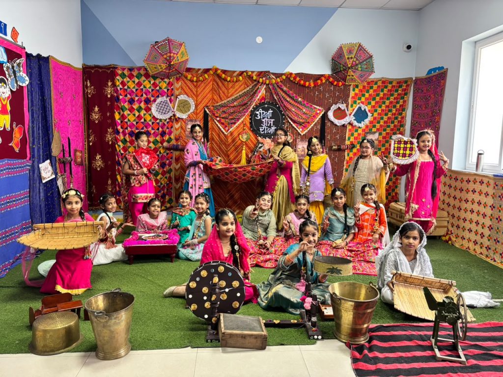 ਮਾਊਂਟ ਲਰਨਿੰਗ ਜੂਨੀਅਰ ਸਕੂਲ ’ਚ ਮਨਾਇਆ ਤੀਆਂ ਦਾ ਤਿਉਹਾਰ