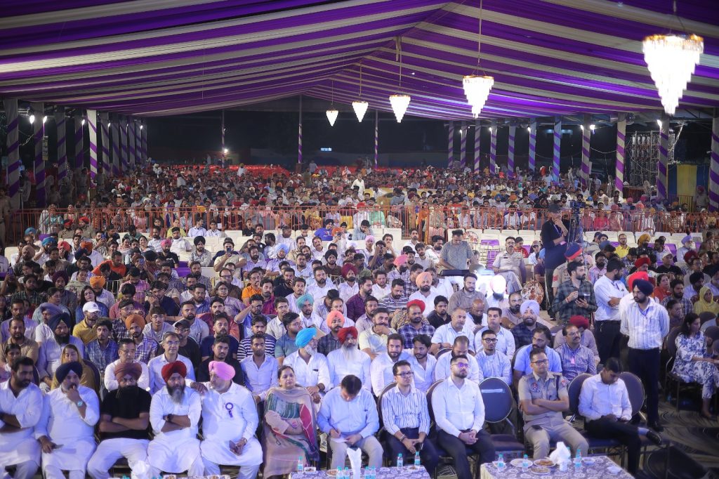 ਗਾਇਕ ਕੁਲਵਿੰਦਰ ਬਿੱਲਾ ਨੇ ਆਪਣੀ ਗਾਇਕੀ ਨਾਲ ਦਰਸ਼ਕ ਝੂੰਮਣ ਲਾਏ