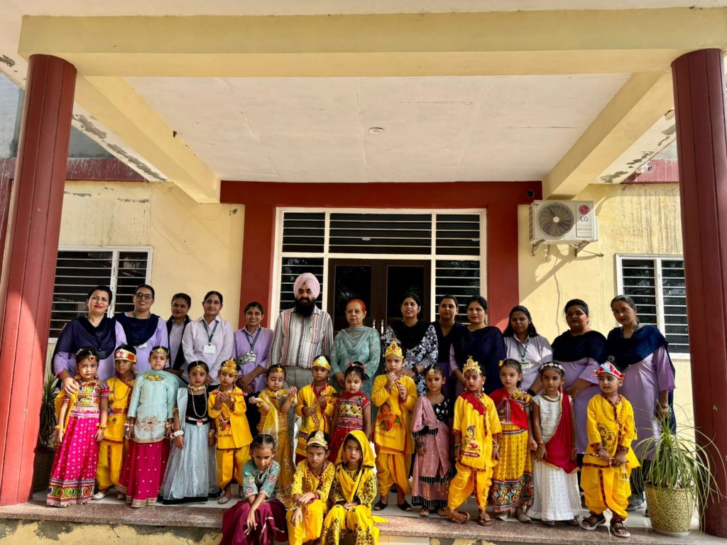 ਦਸ਼ਮੇਸ਼ ਗਲੋਰੀਅਸ ਪਬਲਿਕ ਸਕੂਲ ’ਚ ਕ੍ਰਿਸ਼ਨ ਜਨਮ ਅਸ਼ਟਮੀ ਦੇ ਪਾਵਨ ਤਿਉਹਾਰ ਮੌਕੇ ਵਿਸ਼ੇਸ਼ ਸਮਾਗਮ