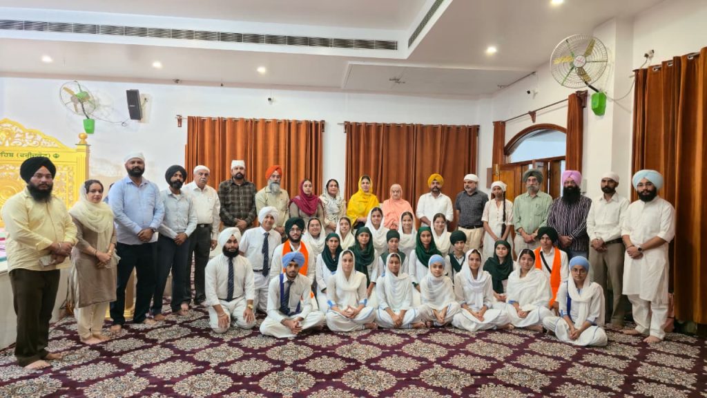 ਬਾਬਾ ਫ਼ਰੀਦ ਆਗਮਨ-ਪੁਰਬ ਮੌਕੇ ਸਕੂਲੀ ਬੱਚਿਆਂ ਦੀ ਸ਼ਬਦ ਮੁਕਾਬਲੇ ਕਰਵਾਏ : ਸਿਮਰਜੀਤ ਸਿੰਘ ਸੇਖੋਂ