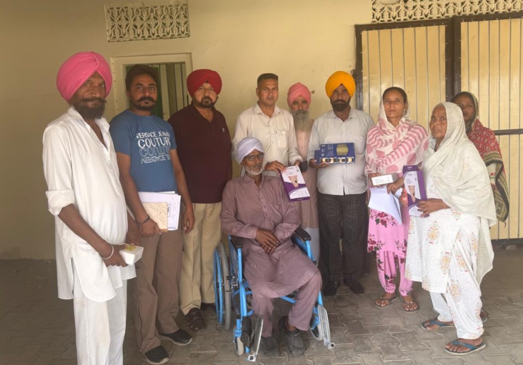 ਸੇਵਾ ਸੰਕਲਪ ਮੋਦੀ ਦੇ ਜਨਮ ਦਿਨ ਨੂੰ ਸਮਰਪਿਤ ਜਸਪਾਲ ਸਿੰਘ ਪੰਜਗਰਾਈ ਨੇ ਪਿੰਡ ਝੱਖੜਵਾਲਾ ਵਿਖੇ ਬਜ਼ੁਰਗਾਂ ਨੂੰ ਵੰਡਿਆ ਸਮਾਨ