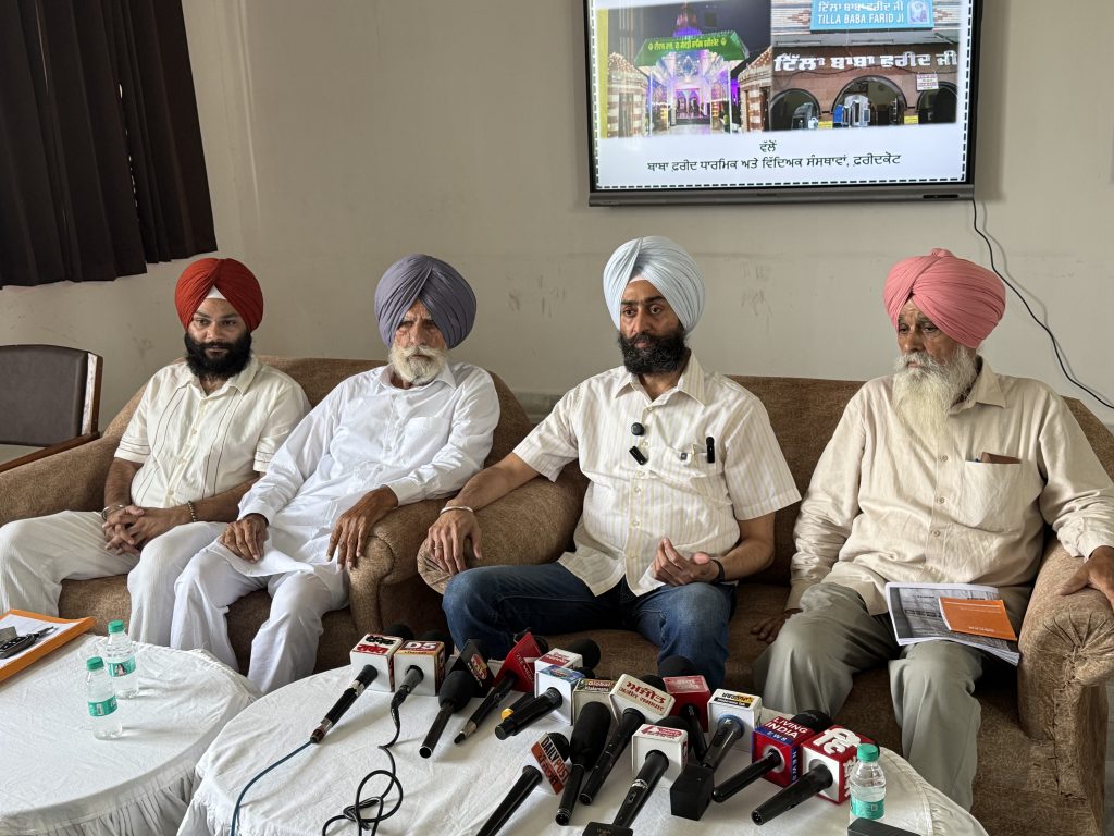 ਬਾਬਾ ਫ਼ਰੀਦ ਧਾਰਮਿਕ ਤੇ ਚੈਰੀਟੇਬਲ ਸੁਸਾਇਟੀ ਨੇ ਤਿੰਨ ਹੋਣਹਾਰ ਵਿਦਿਆਰਥੀਆਂ ਦੀ ਮੈਡੀਕਲ ਦਾਖ਼ਲਾ ਫੀਸ ਭਰਨ ਦਾ ਕੀਤਾ ਐਲਾਨ