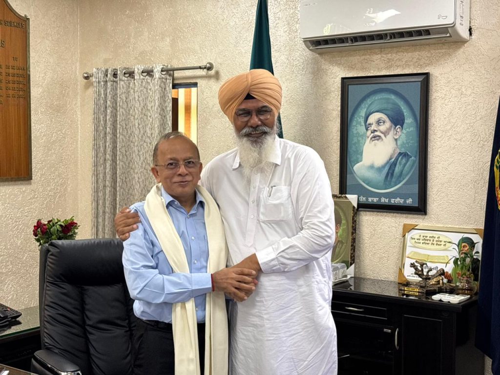 ਬਾਬਾ ਫ਼ਰੀਦ ਯੂਨੀਵਰਸਿਟੀ ਦੇ ਨਵ-ਨਿਯੁਕਤ ਵਾਈਸ ਚਾਂਸਲਰ ਡਾ. ਰਜਿੰਦਰ ਕੁਮਾਰ ਬਾਂਸਲ ਨੂੰ ਵਿਧਾਇਕ ਗੁਰਦਿੱਤ ਸਿੰਘ ਸੇਖੋਂ ਨੇ ਦਿੱਤੀ ਵਧਾਈ