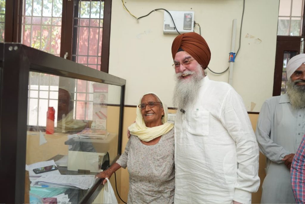 ਸਪੀਕਰ ਸੰਧਵਾਂ ਵੱਲੋਂ ਪਿੰਡ ਹਰੀ ਨੌ ਵਿਖੇ ਆਮ ਆਦਮੀ ਕਲੀਨਿਕ, ਡਾਕਘਰ ਅਤੇ ਪਟਵਾਰਖਾਨੇ ਦਾ ਅਚਨਚੇਤ ਦੌਰਾ