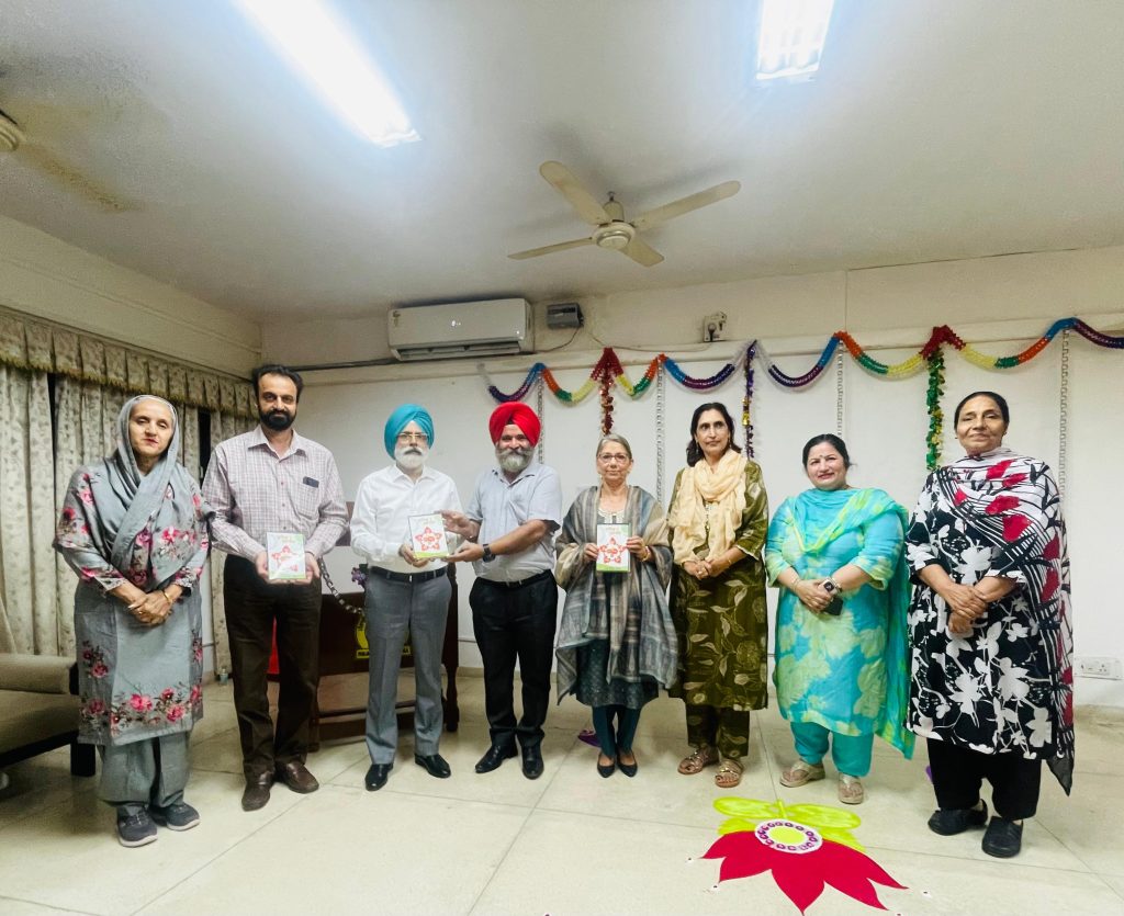 ਭਾਸ਼ਾ ਵਿਭਾਗ, ਪੰਜਾਬ, ਪਟਿਆਲਾ ਵੱਲੋਂ ਸਾਲ 2026 ਵਿੱਚ ਪ੍ਰਕਾਸ਼ਿਤ ਮੇਰੀ ਪੁਸਤਕ ‘ਕੁਇਜ਼ ਮੁਕਾਬਲਾ’ ਦੇ ਚੌਥੇ ਸੰਸਕਰਣ ਦਾ ਪੰਜਾਬੀ ਯੂਨੀਵਰਸਿਟੀ ਪਟਿਆਲਾ ਦੇ ਉਪ-ਕੁਲਪਤੀ ਡਾ. ਜਗਦੀਪ ਸਿੰਘ ਅਤੇ ਉਨ੍ਹਾਂ ਦੀ ਸੁਪਤਨੀ