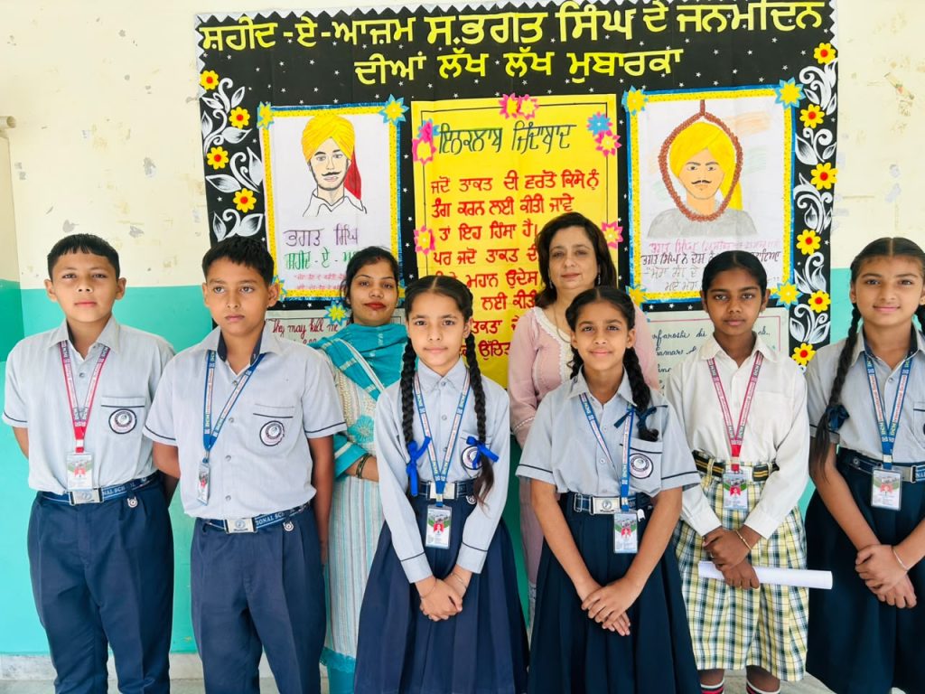 ਡੀ.ਸੀ.ਐੱਮ. ਸਕੂਲ ਕੋਟਕਪੂਰਾ ਵਿਖੇ ਮਨਾਇਆ ਗਿਆ ਭਗਤ ਸਿੰਘ ਦਾ ਜਨਮ ਦਿਨ