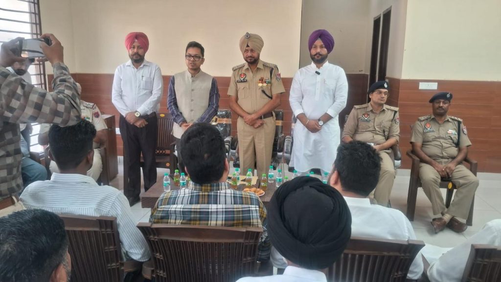 ‘ਯੁੱਧ ਨਸ਼ਿਆਂ ਵਿਰੁੱਧ’ ਮੁਹਿੰਮ ਤਹਿਤ ਪਿੰਡ ਢਿੱਲਵਾਂ ਕਲਾਂ ਵਿਖੇ ਜਾਗਰੂਕਤਾ ਕੈਂਪ ਲਾਇਆ