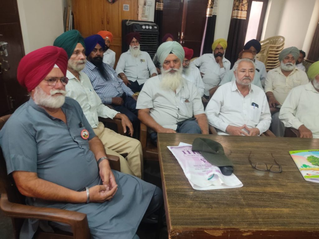 ਪੰਜ ਖੱਬੇ ਪੱਖੀ ਪਾਰਟੀਆਂ ਨੇ ਫਰੀਦਕੋਟ ਵਿਖੇ ਭਾਰਤ ਦੇ ਮੁੱਖ ਚੋਣ ਕਮਿਸ਼ਨਰ ਦਾ ਪਤਲਾ ਫੂਕ ਕੇ ਕੀਤੀ ਨਾਹਰੇਬਾਜੀ