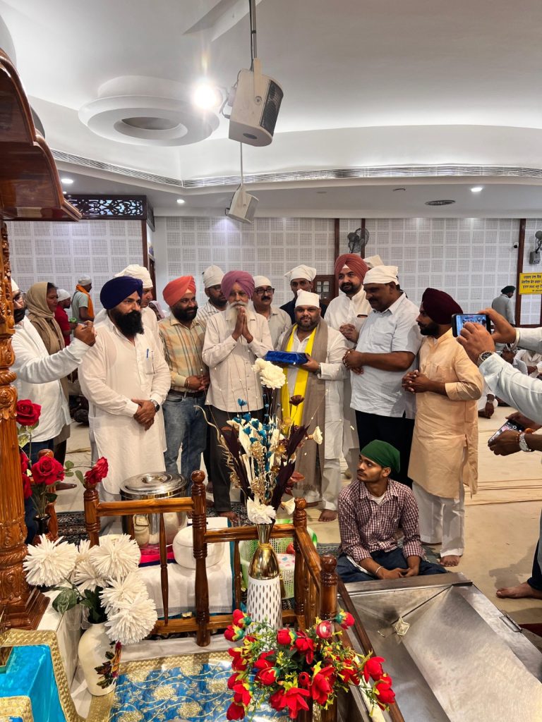 ਸ੍ਰੀ ਪ੍ਰਿਅੰਕ ਕਾਨੂੰਗੋ ਟਿੱਲਾ ਬਾਬਾ ਸ਼ੇਖ ਫਰੀਦ ਜੀ ਵਿਖੇ ਹੋਏ ਨਤਮਸਤਕ