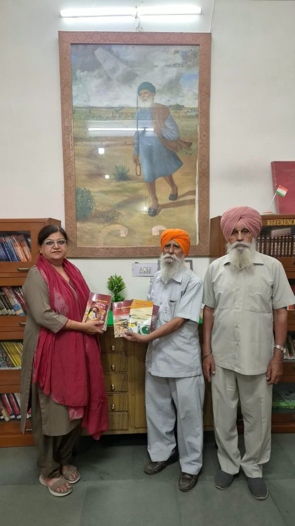 ਮੁਖਤਿਆਰ ਸਿੰਘ ਵਾਂਗੜ ਵੱਲੋਂ ਬਾਬਾ ਫਰੀਦ ਪਬਲਿਕ ਸਕੂਲ ਦੀ ਲਾਇਬ੍ਰੇਰੀ ਨੂੰ 17 ਪੁਸਤਕਾਂ ਅਤੇ ਦੋ ਗੁਟਕਾ ਸਾਹਿਬ ਭੇਂਟ